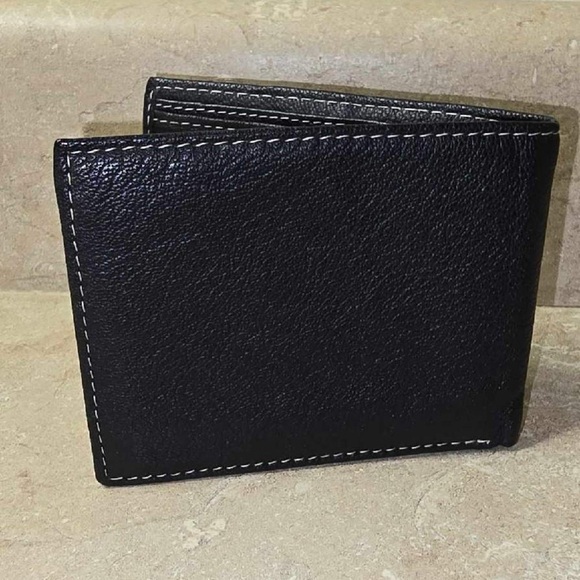 Timberland Men’s Black Leather Bi-Fold Wallet - Picture 3 of 10